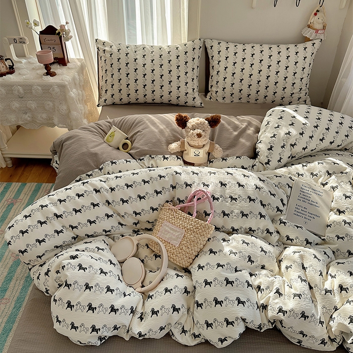 91家纺网 家纺一手货源 找家纺 星禾优选 2025新款全新热款敲可爱的奶呼呼云感双层纱简约四件套系列（提供买家秀） 木马