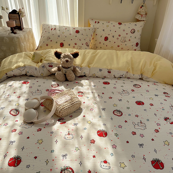 91家纺网 家纺一手货源 找家纺 星禾优选 2025新款全新热款敲可爱的奶呼呼云感双层纱简约四件套系列（提供买家秀） 苹果小怪