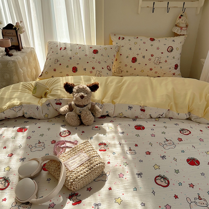 91家纺网 家纺一手货源 找家纺 星禾优选 2025新款全新热款敲可爱的奶呼呼云感双层纱简约四件套系列（提供买家秀） 苹果小怪