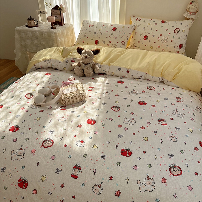 91家纺网 家纺一手货源 找家纺 星禾优选 2025新款全新热款敲可爱的奶呼呼云感双层纱简约四件套系列（提供买家秀） 苹果小怪