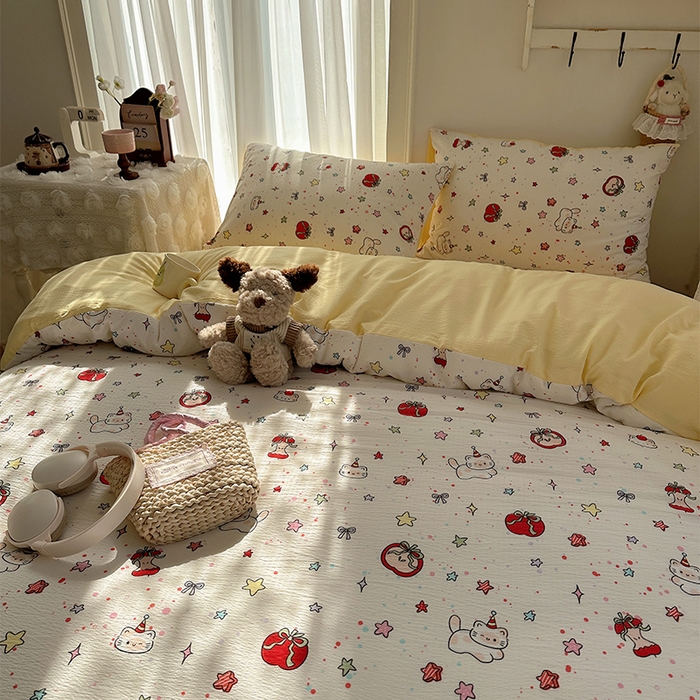 91家纺网 家纺一手货源 找家纺 星禾优选 2025新款全新热款敲可爱的奶呼呼云感双层纱简约四件套系列（提供买家秀） 苹果小怪