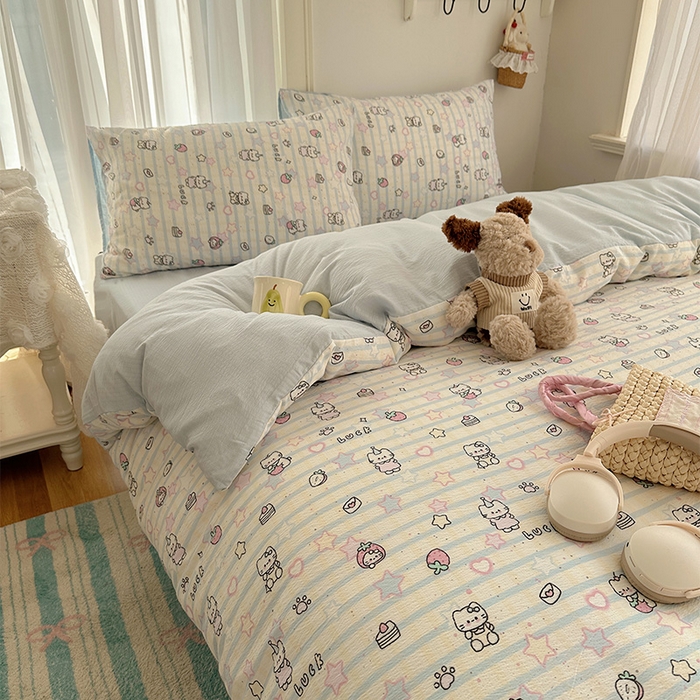 91家纺网 家纺一手货源 找家纺 星禾优选 2025新款全新热款敲可爱的奶呼呼云感双层纱简约四件套系列（提供买家秀） 切块草莓猫