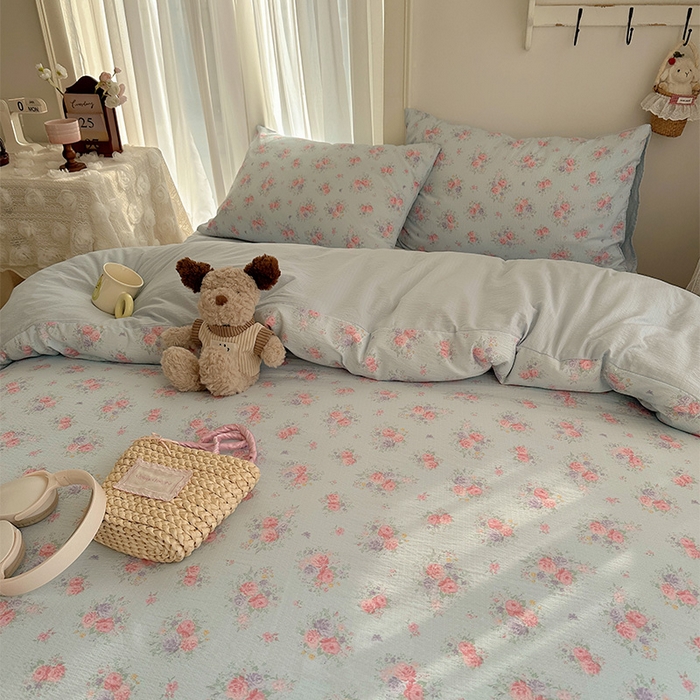 91家纺网 家纺一手货源 找家纺 星禾优选 2025新款全新热款敲可爱的奶呼呼云感双层纱简约四件套系列（提供买家秀） 清风与雾-蓝