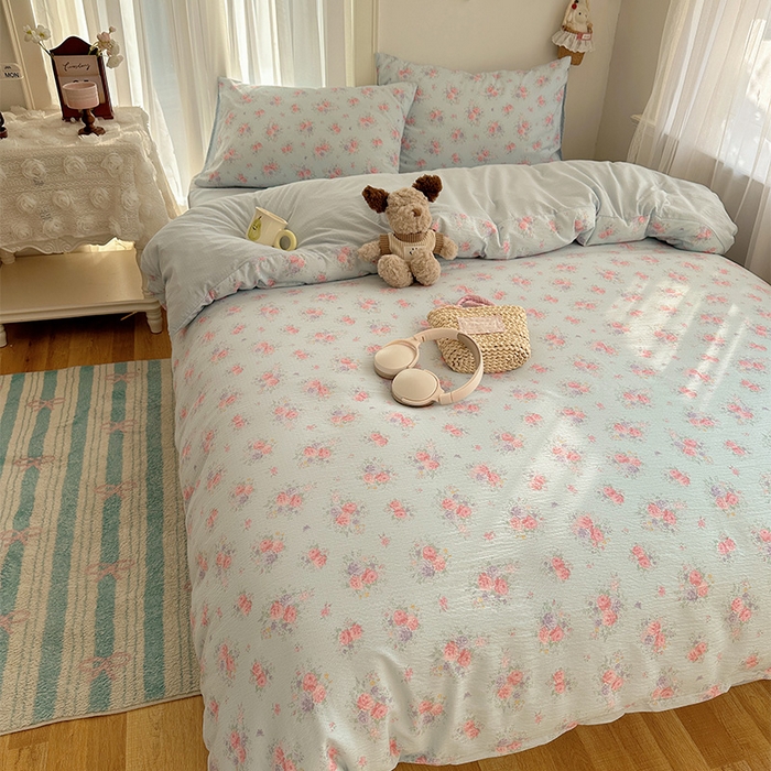 91家纺网 家纺一手货源 找家纺 星禾优选 2025新款全新热款敲可爱的奶呼呼云感双层纱简约四件套系列（提供买家秀） 清风与雾-蓝