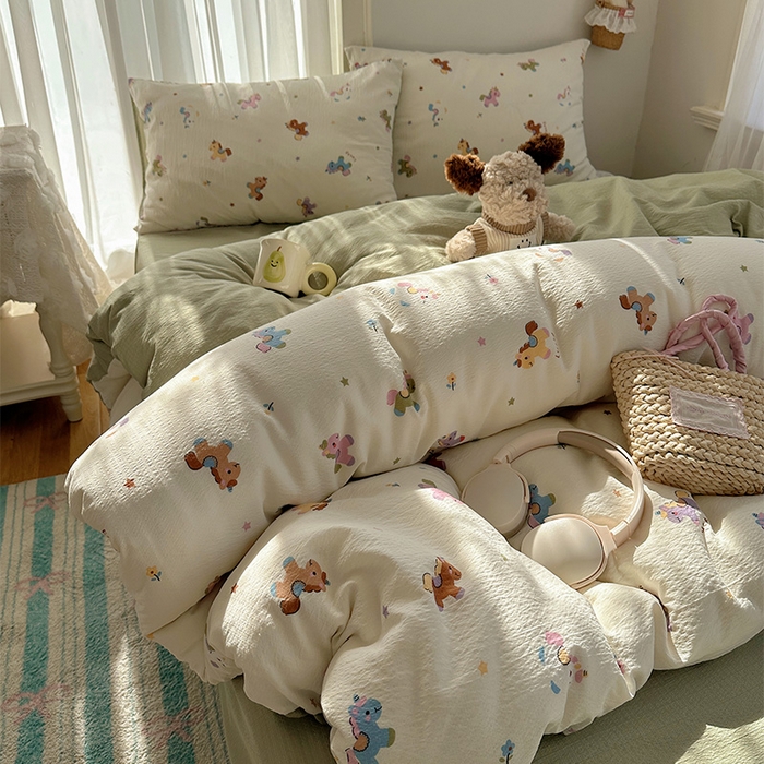 91家纺网 家纺一手货源 找家纺 星禾优选 2025新款全新热款敲可爱的奶呼呼云感双层纱简约四件套系列（提供买家秀） 童年木马