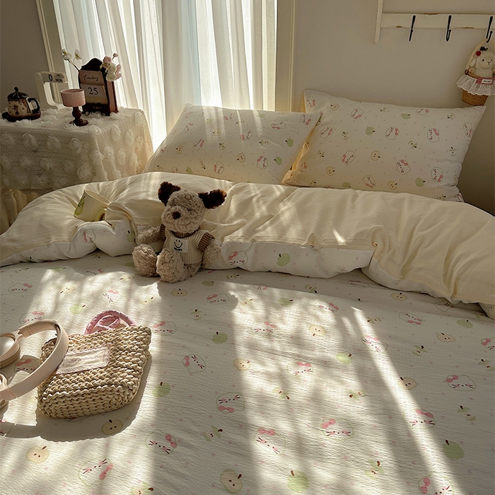 91家纺网 家纺一手货源 找家纺 星禾优选 2025新款全新热款敲可爱的奶呼呼云感双层纱简约四件套系列（提供买家秀） 一口青苹果