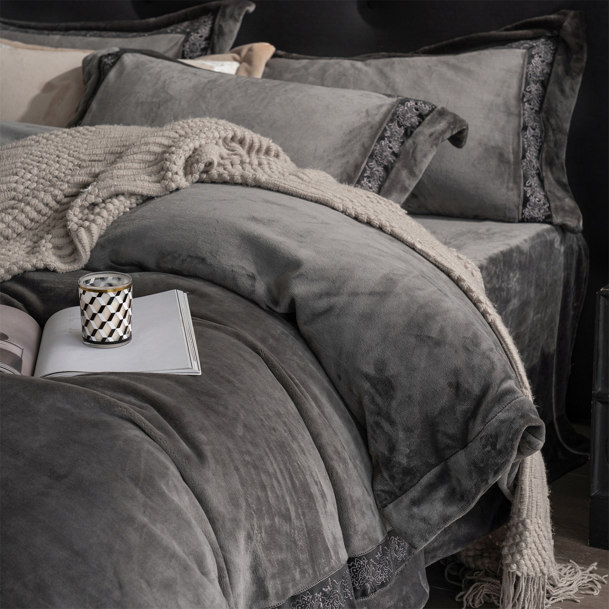 91家纺网 家纺一手货源 找家纺 时亿 20225新款高克重270g奶芙绒系列--知岚 知岚--慕克灰