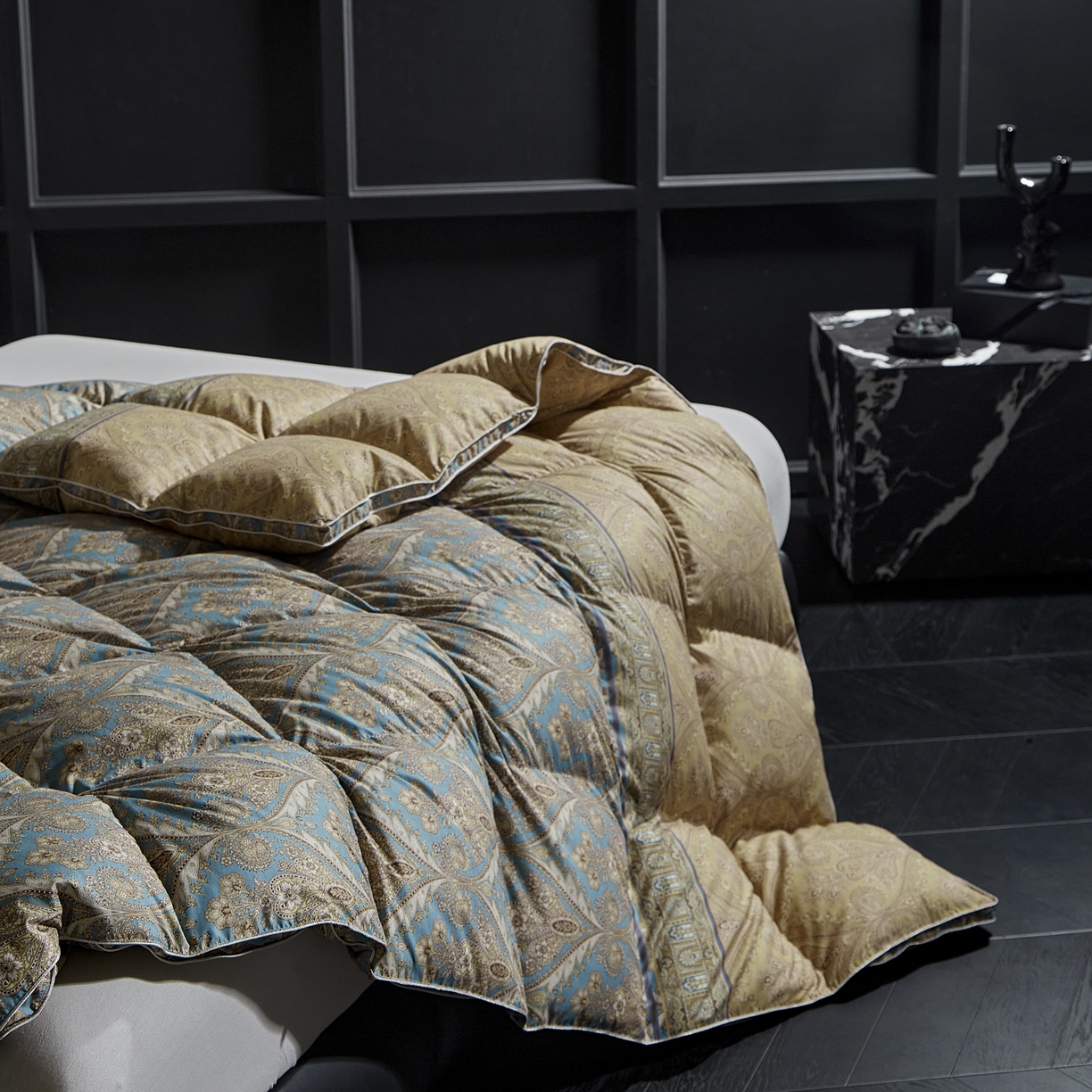 91家纺网 家纺一手货源 找家纺 （总）暖羽屋羽绒馆 2025新款国标95白鹅绒被子 绒子含量95羽绒被芯 双人2米加大冬被 婚庆羽绒被秋冬被