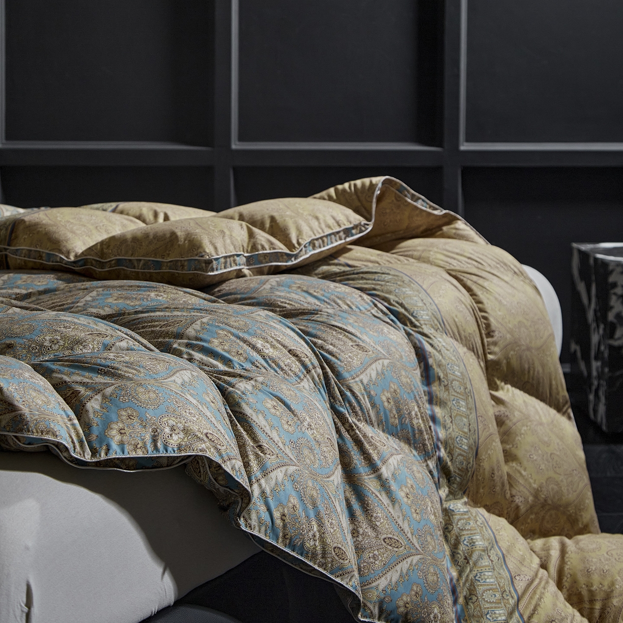 91家纺网 家纺一手货源 找家纺 （总）暖羽屋羽绒馆 2025新款国标95白鹅绒被子 绒子含量95羽绒被芯 双人2米加大冬被 婚庆羽绒被秋冬被