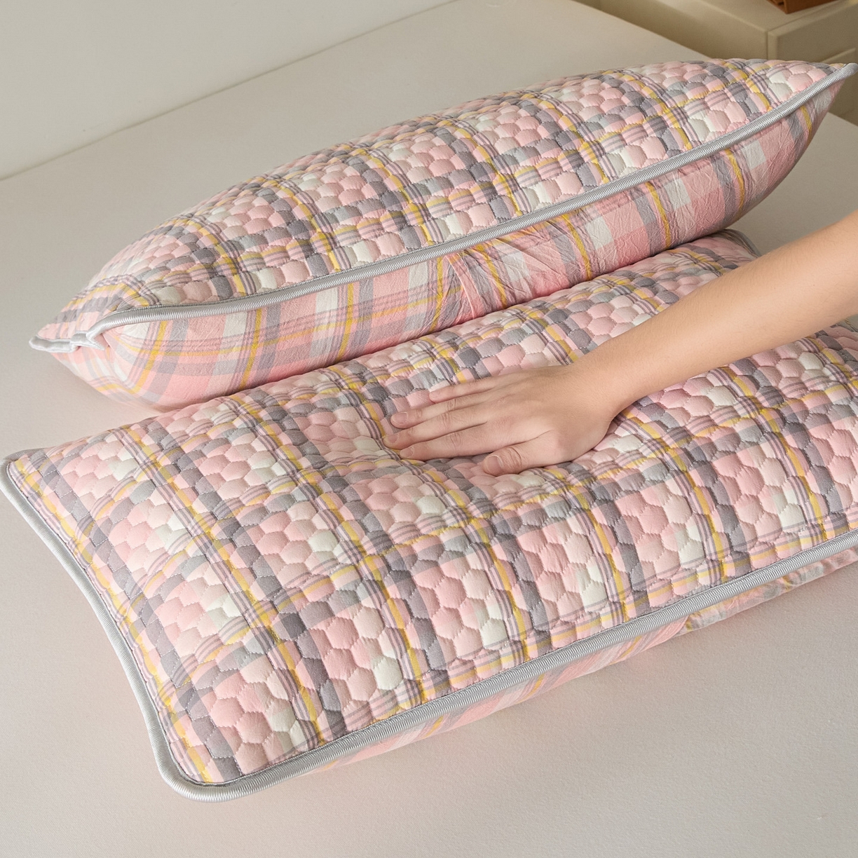 91家纺网 家纺一手货源 找家纺 芬晴家纺 2025新款全棉色织棉花枕套 清风-粉