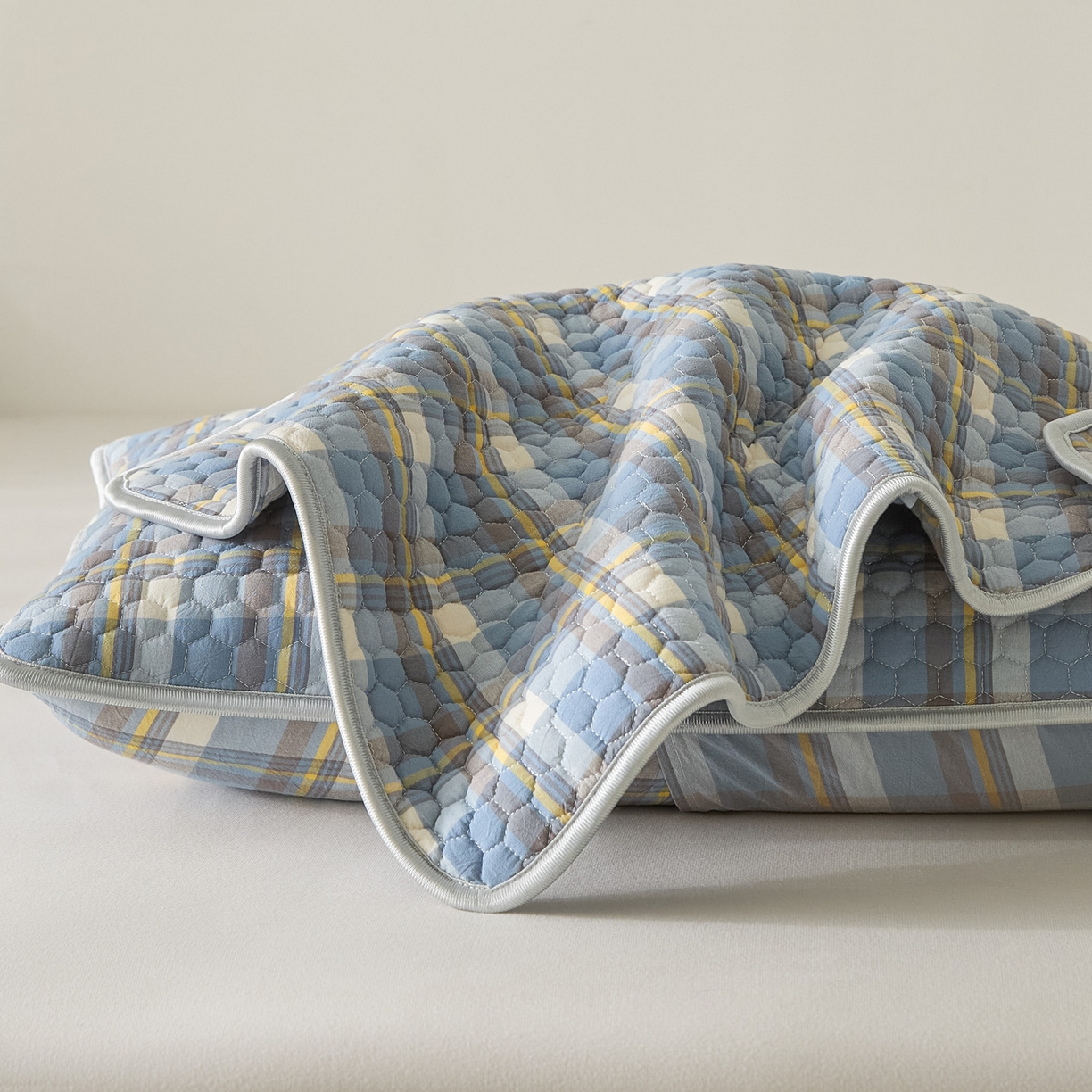 91家纺网 家纺一手货源 找家纺 芬晴家纺 2025新款全棉色织棉花枕套 清风-兰