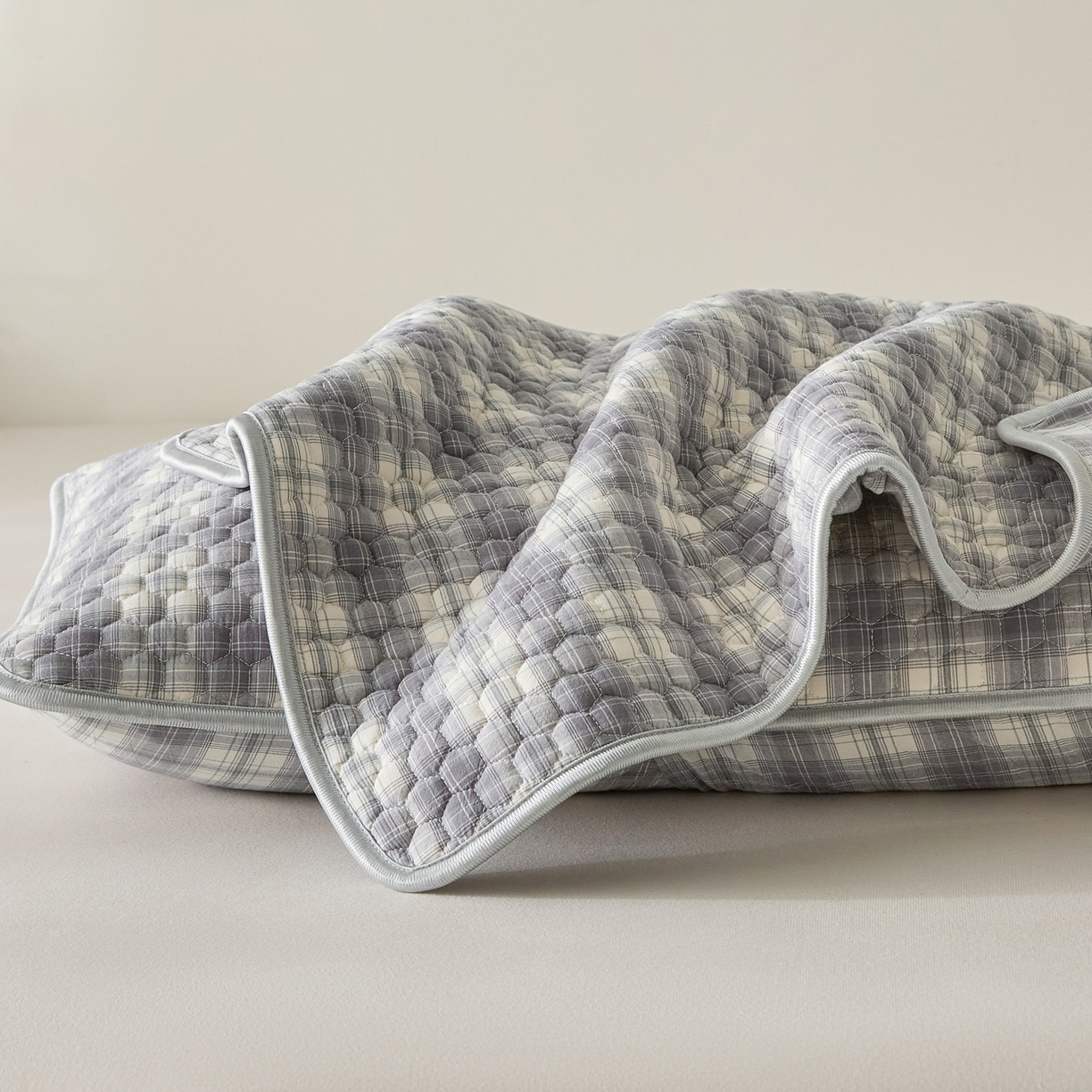 91家纺网 家纺一手货源 找家纺 芬晴家纺 2025新款全棉色织棉花枕套 日常