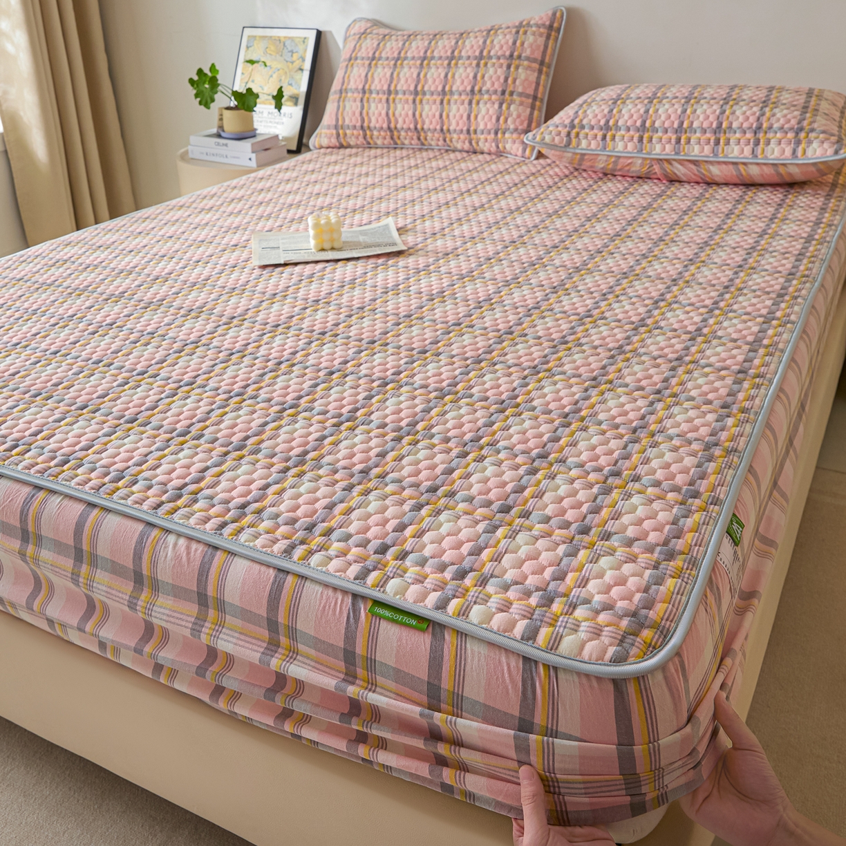 91家纺网 家纺一手货源 找家纺 芬晴家纺 2025新款色织全棉棉花床笠 清风-粉