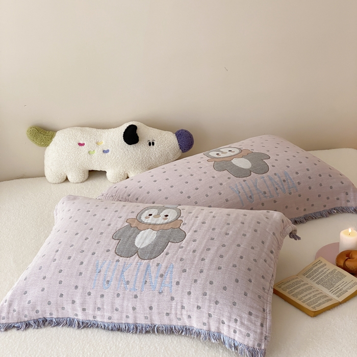 91家纺网 家纺一手货源 找家纺 麻依 2025新款全棉四层纱布软萌流苏枕巾 波点企鹅