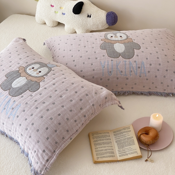 91家纺网 家纺一手货源 找家纺 麻依 2025新款全棉四层纱布软萌流苏枕巾 波点企鹅