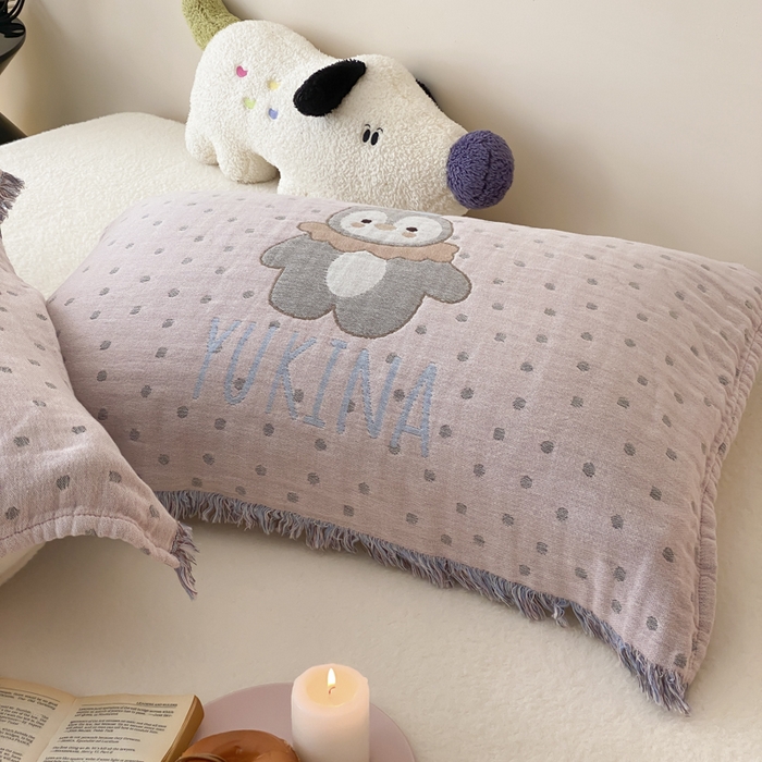 91家纺网 家纺一手货源 找家纺 麻依 2025新款全棉四层纱布软萌流苏枕巾 波点企鹅