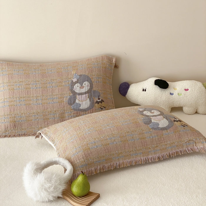 麻依 2025新款全棉四层纱布软萌流苏枕巾 蛋糕企鹅