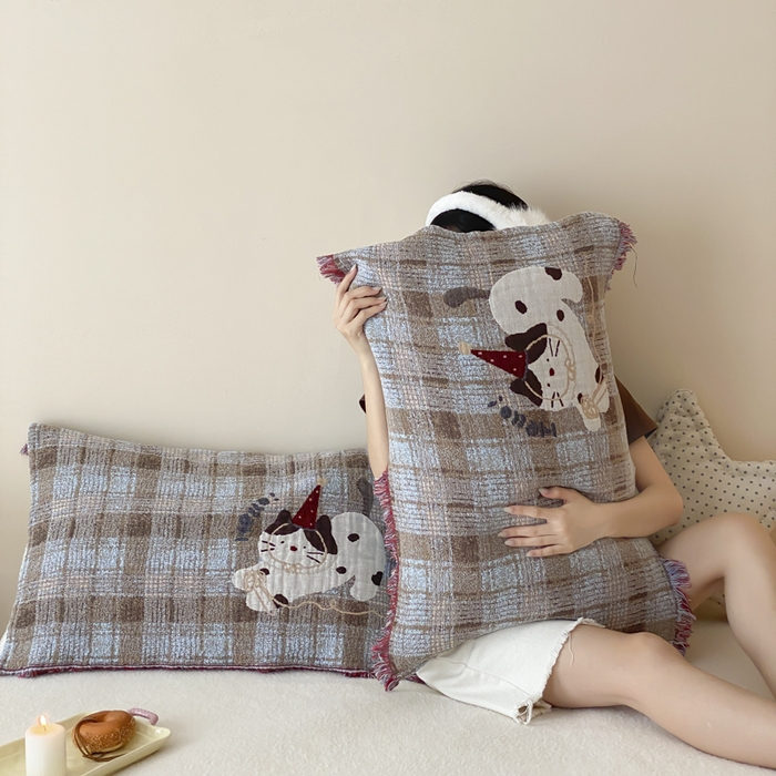 91家纺网 家纺一手货源 找家纺 麻依 2025新款全棉四层纱布软萌流苏枕巾 调皮小猫