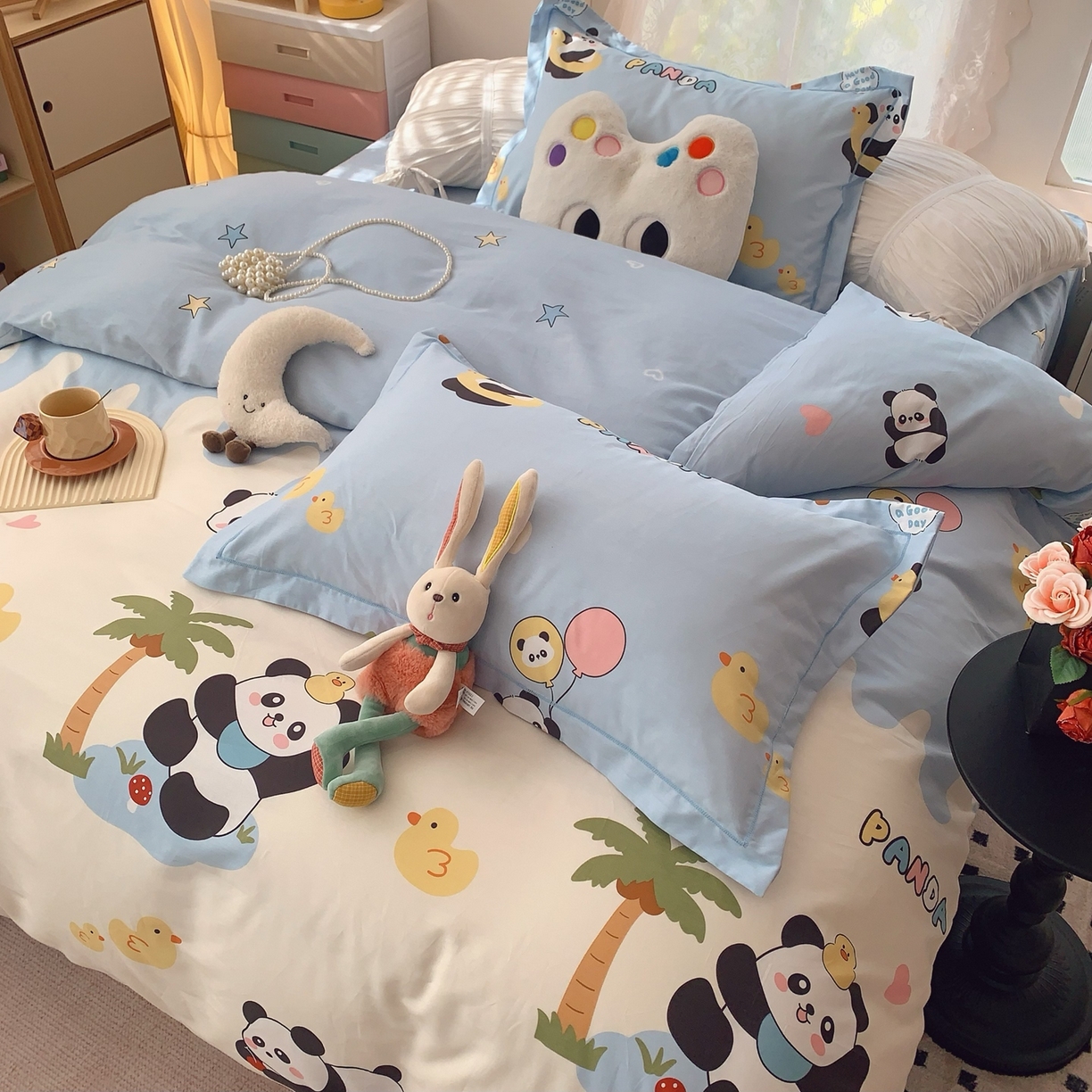 91家纺网 家纺一手货源 找家纺 莱豫家纺 2026新款全棉纯棉小清新印花四件套-第一波 快乐熊猫蓝