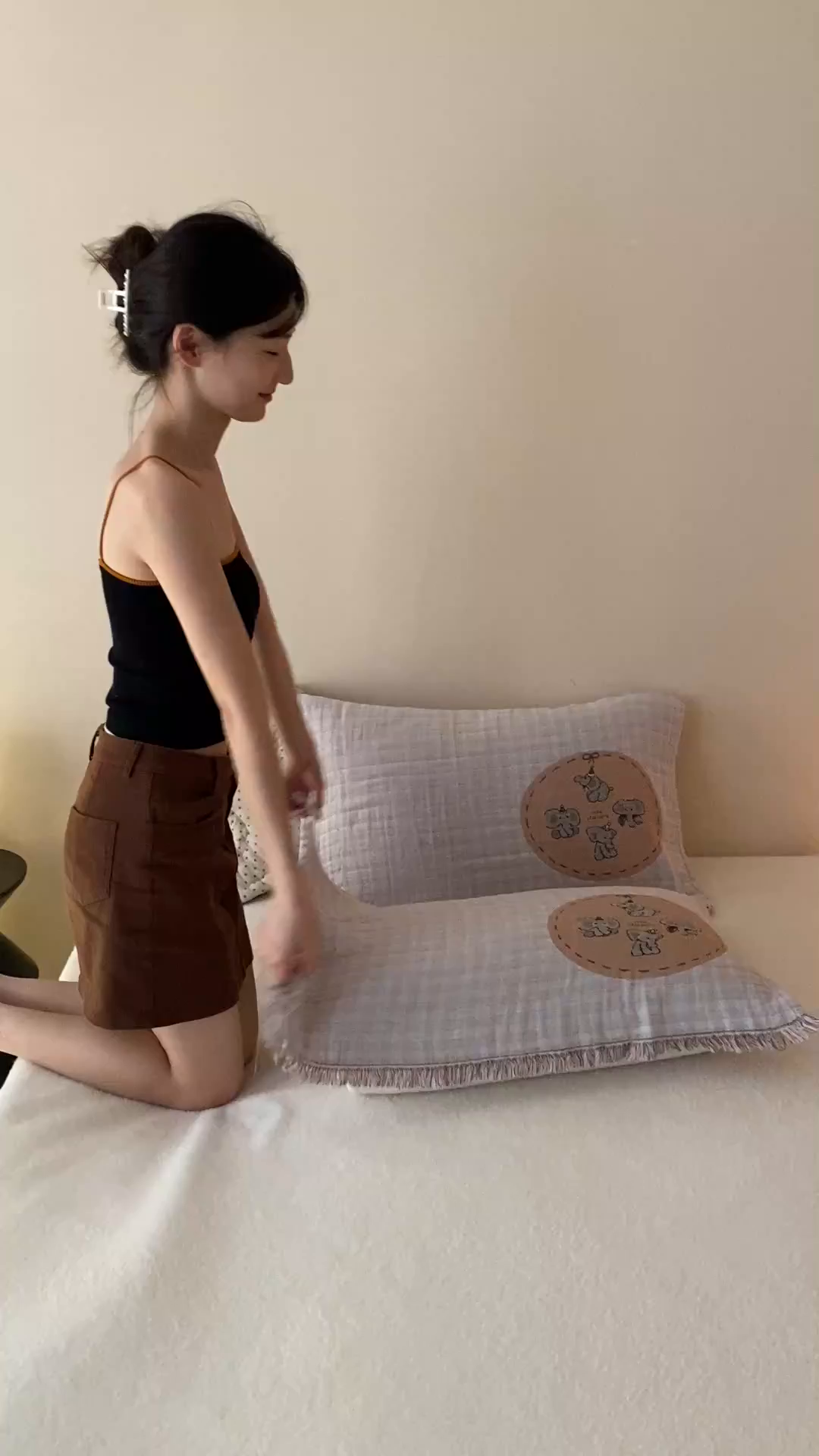 91家纺网 家纺一手货源 找家纺 麻依 2025新款全棉四层纱布软萌流苏枕巾 帽子小象