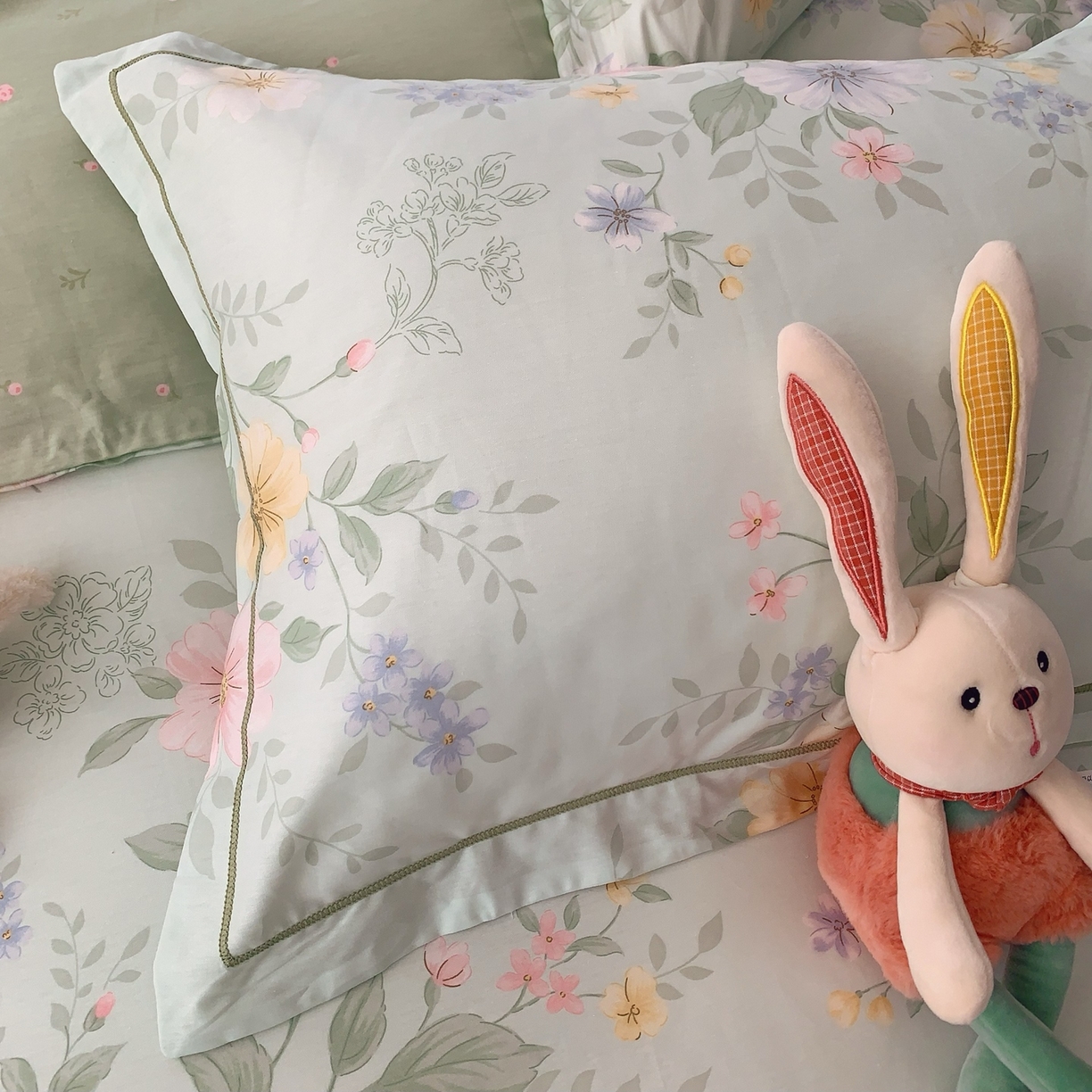 91家纺网 家纺一手货源 找家纺 莱豫家纺 2026新款全棉纯棉小清新印花四件套-第一波 曼城旧事