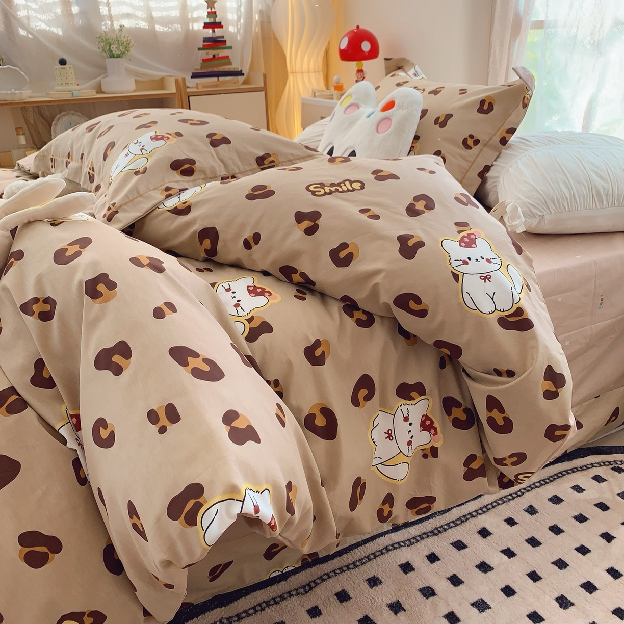 91家纺网 家纺一手货源 找家纺 莱豫家纺 2026新款全棉纯棉小清新印花四件套-第一波 猫咪豹纹咖