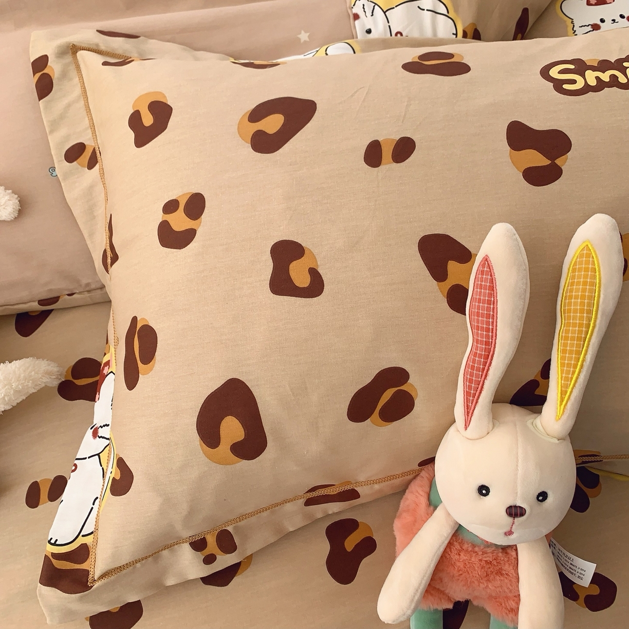 91家纺网 家纺一手货源 找家纺 莱豫家纺 2026新款全棉纯棉小清新印花四件套-第一波 猫咪豹纹咖