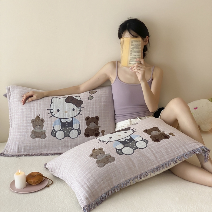 91家纺网 家纺一手货源 找家纺 麻依 2025新款全棉四层纱布软萌流苏枕巾 玩偶熊KT