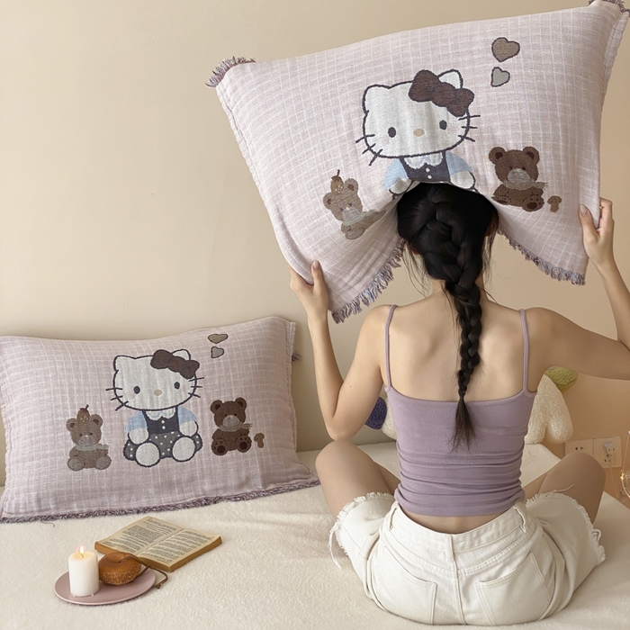 91家纺网 家纺一手货源 找家纺 麻依 2025新款全棉四层纱布软萌流苏枕巾 玩偶熊KT