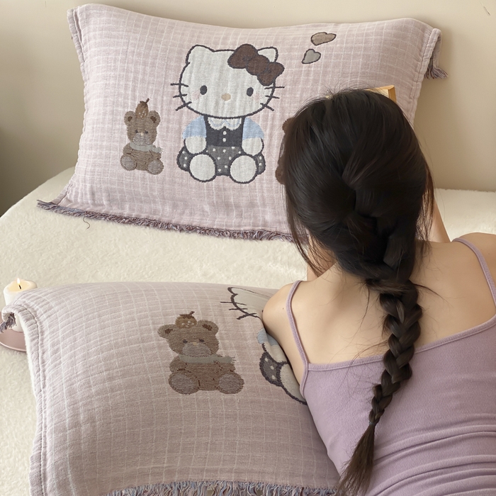 91家纺网 家纺一手货源 找家纺 麻依 2025新款全棉四层纱布软萌流苏枕巾 玩偶熊KT