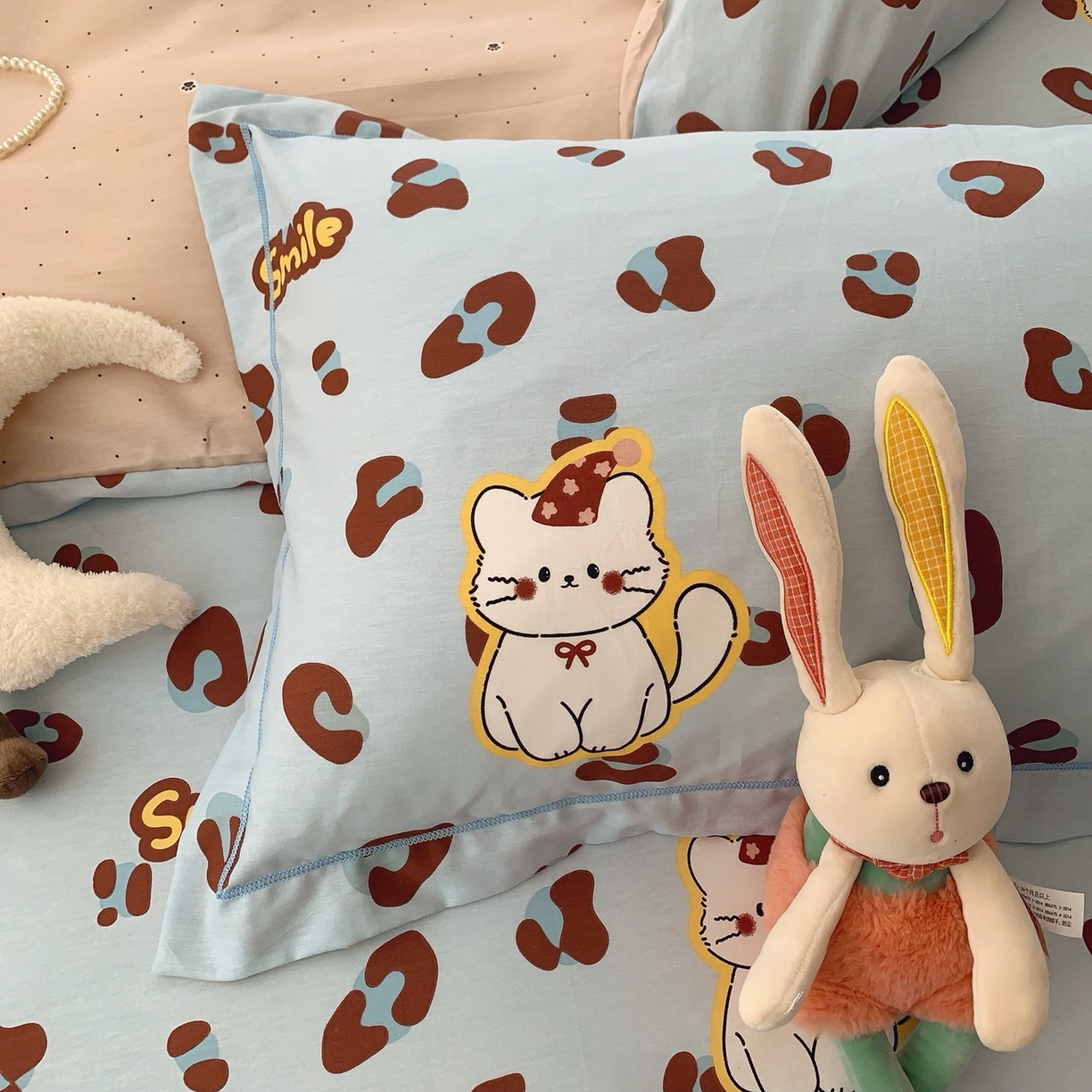 91家纺网 家纺一手货源 找家纺 莱豫家纺 2026新款全棉纯棉小清新印花四件套-第一波 猫咪豹纹蓝