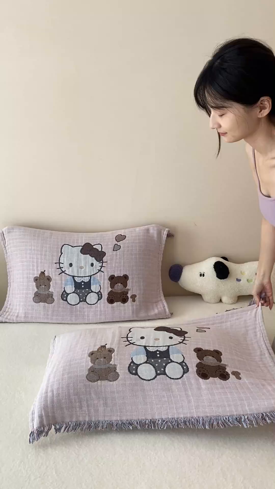 91家纺网 家纺一手货源 找家纺 麻依 2025新款全棉四层纱布软萌流苏枕巾 玩偶熊KT