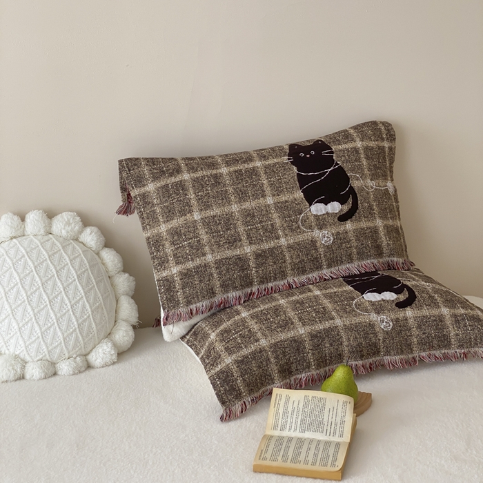 91家纺网 家纺一手货源 找家纺 麻依 2025新款全棉四层纱布软萌流苏枕巾 线团小咪