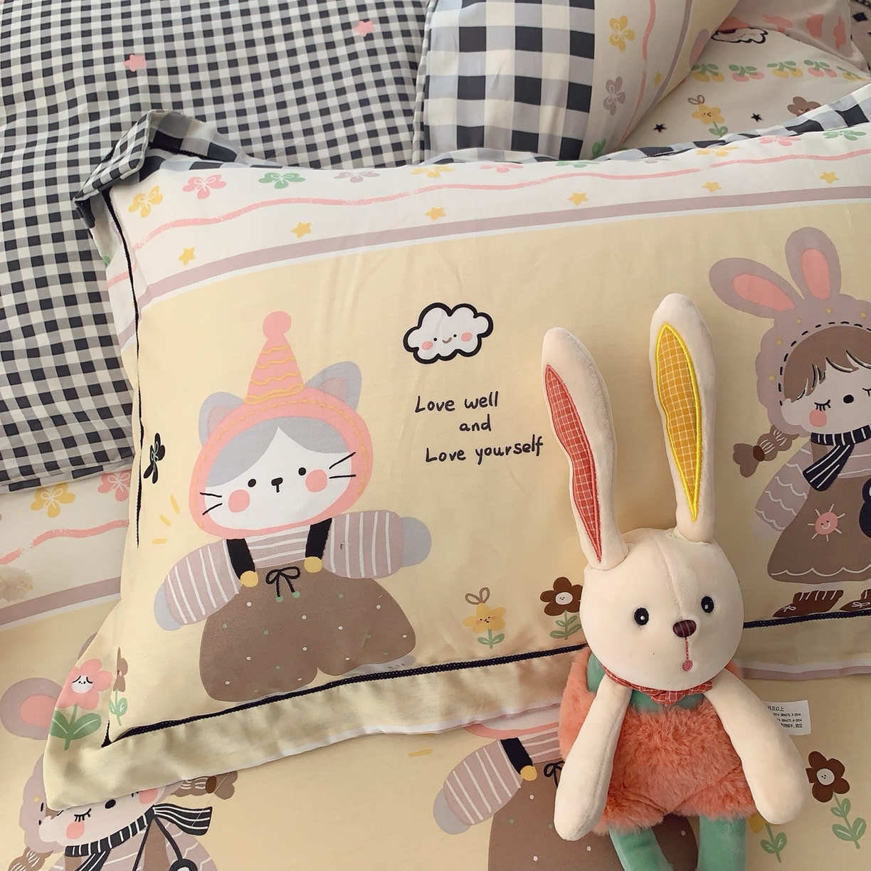 91家纺网 家纺一手货源 找家纺 莱豫家纺 2026新款全棉纯棉小清新印花四件套-第一波 猫女郎