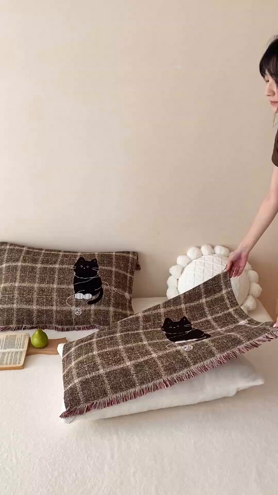 91家纺网 家纺一手货源 找家纺 麻依 2025新款全棉四层纱布软萌流苏枕巾 线团小咪