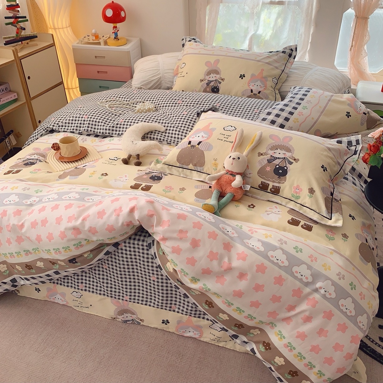 91家纺网 家纺一手货源 找家纺 莱豫家纺 2026新款全棉纯棉小清新印花四件套-第一波 猫女郎