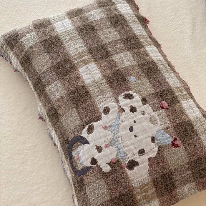 91家纺网 家纺一手货源 找家纺 麻依 2025新款全棉四层纱布软萌流苏枕巾 杂技小狗