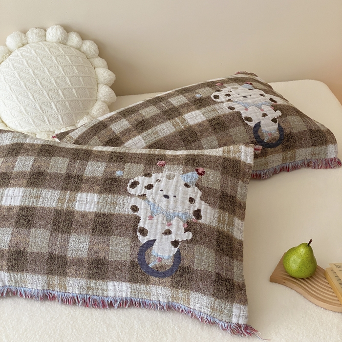 91家纺网 家纺一手货源 找家纺 麻依 2025新款全棉四层纱布软萌流苏枕巾 杂技小狗