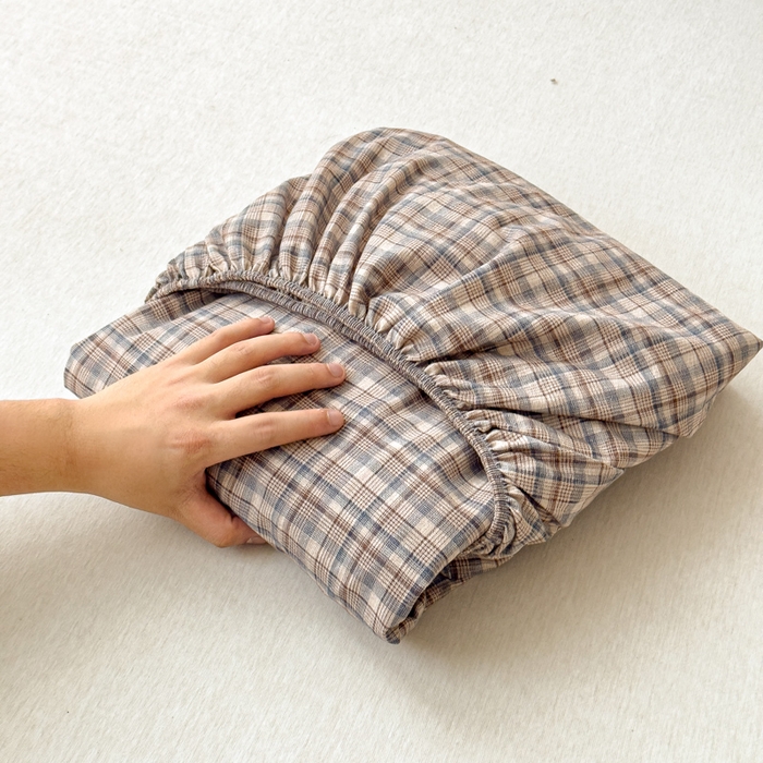 91家纺网 家纺一手货源 找家纺 富阿娜家纺 2026年新款小布袋简约复古花边床笠三件套 浅棕软格