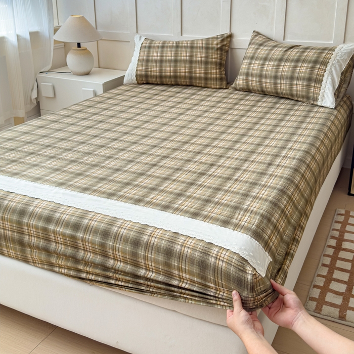 91家纺网 家纺一手货源 找家纺 富阿娜家纺 2026年新款小布袋简约复古花边床笠三件套 茶褐织格