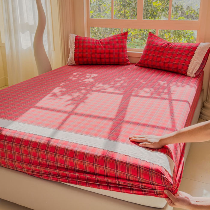 91家纺网 家纺一手货源 找家纺 富阿娜家纺 2026年新款小布袋简约复古花边床笠三件套 朱砂红格