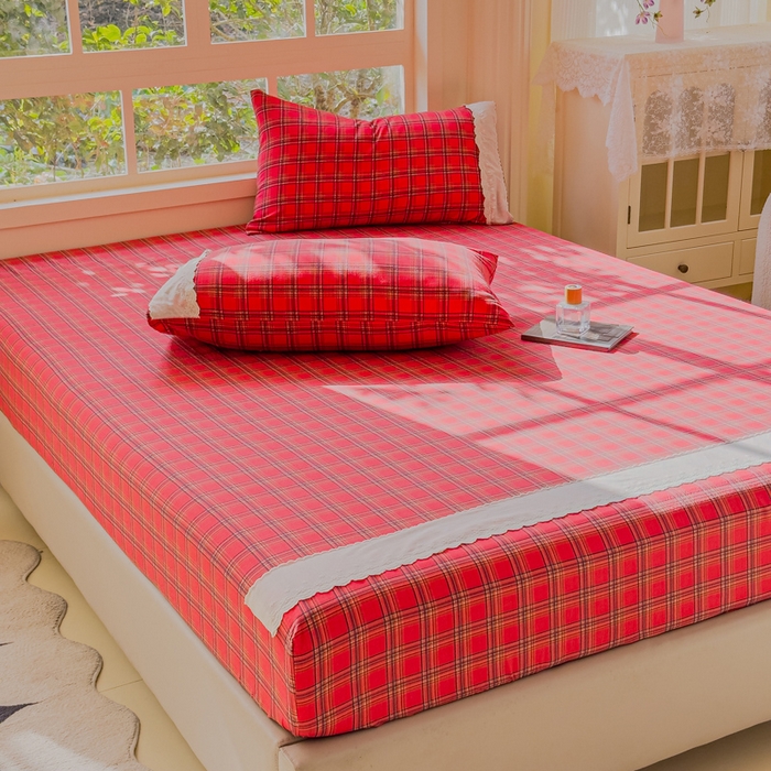 91家纺网 家纺一手货源 找家纺 富阿娜家纺 2026年新款小布袋简约复古花边床笠三件套 朱砂红格