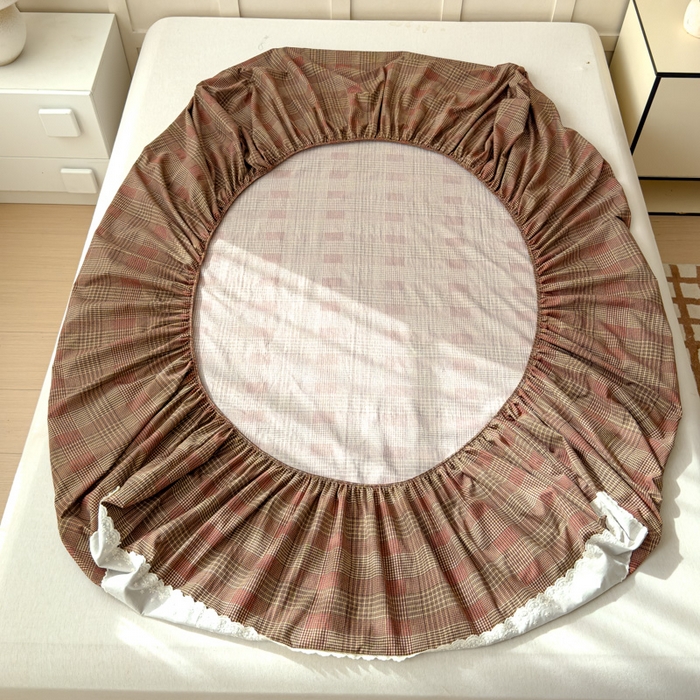 91家纺网 家纺一手货源 找家纺 富阿娜家纺 2026年新款小布袋简约复古花边床笠三件套 赤淘暖格