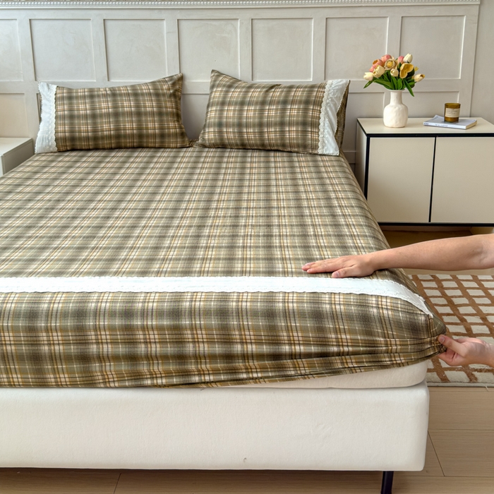 91家纺网 家纺一手货源 找家纺 富阿娜家纺 2026年新款小布袋简约复古花边床笠三件套 茶褐织格