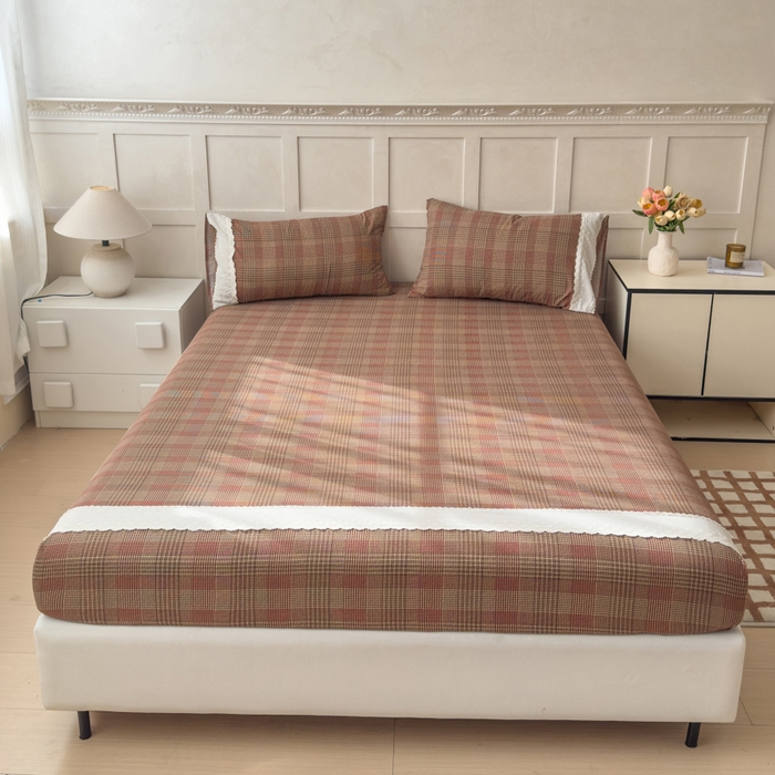 91家纺网 家纺一手货源 找家纺 富阿娜家纺 2026年新款小布袋简约复古花边床笠三件套 赤淘暖格