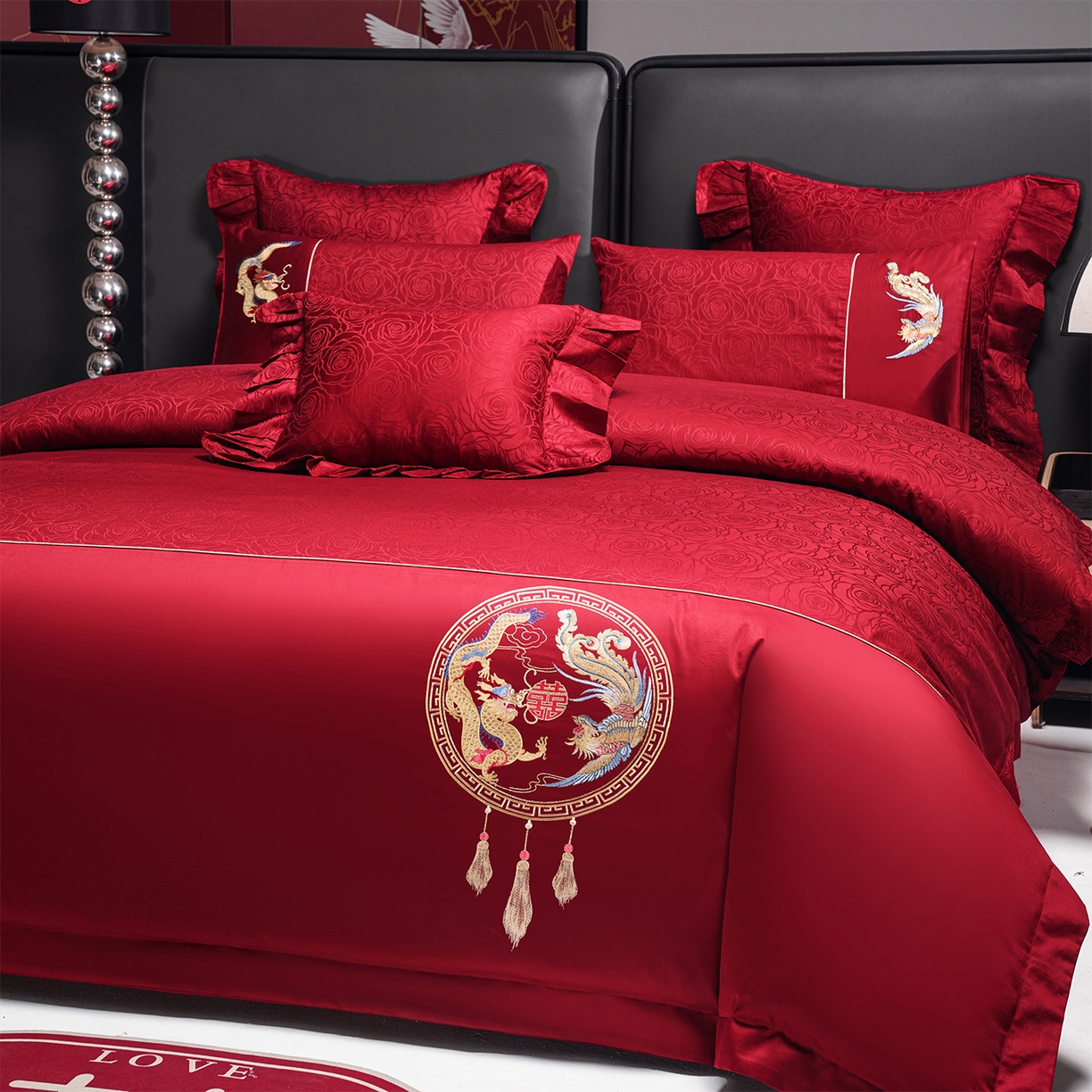 91家纺网 家纺一手货源 找家纺 用心 2026年新款双面长绒棉提花婚庆刺绣四件套 吉祥