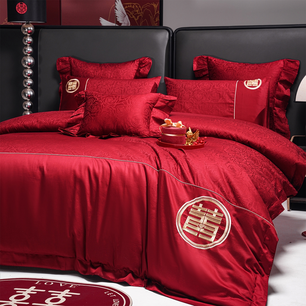 91家纺网 家纺一手货源 找家纺 用心 2026年新款双面长绒棉提花婚庆刺绣四件套 禧爱