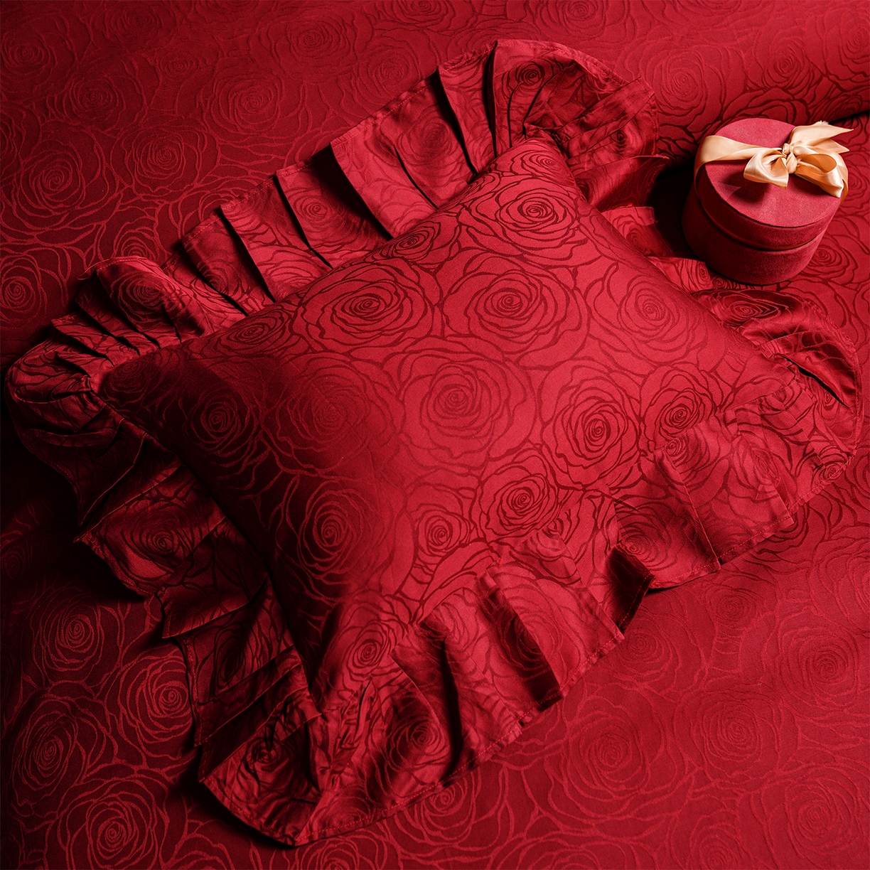 91家纺网 家纺一手货源 找家纺 用心 2026年新款双面长绒棉提花婚庆刺绣四件套 喜上喜