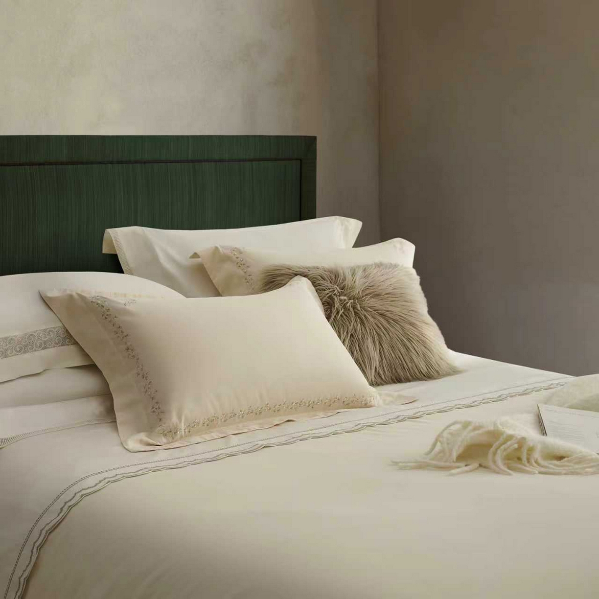 91家纺网 家纺一手货源 找家纺 嘉恋家纺 2025新款东帝兴全棉磨毛绣花四件套-情书系列 情书-米黄