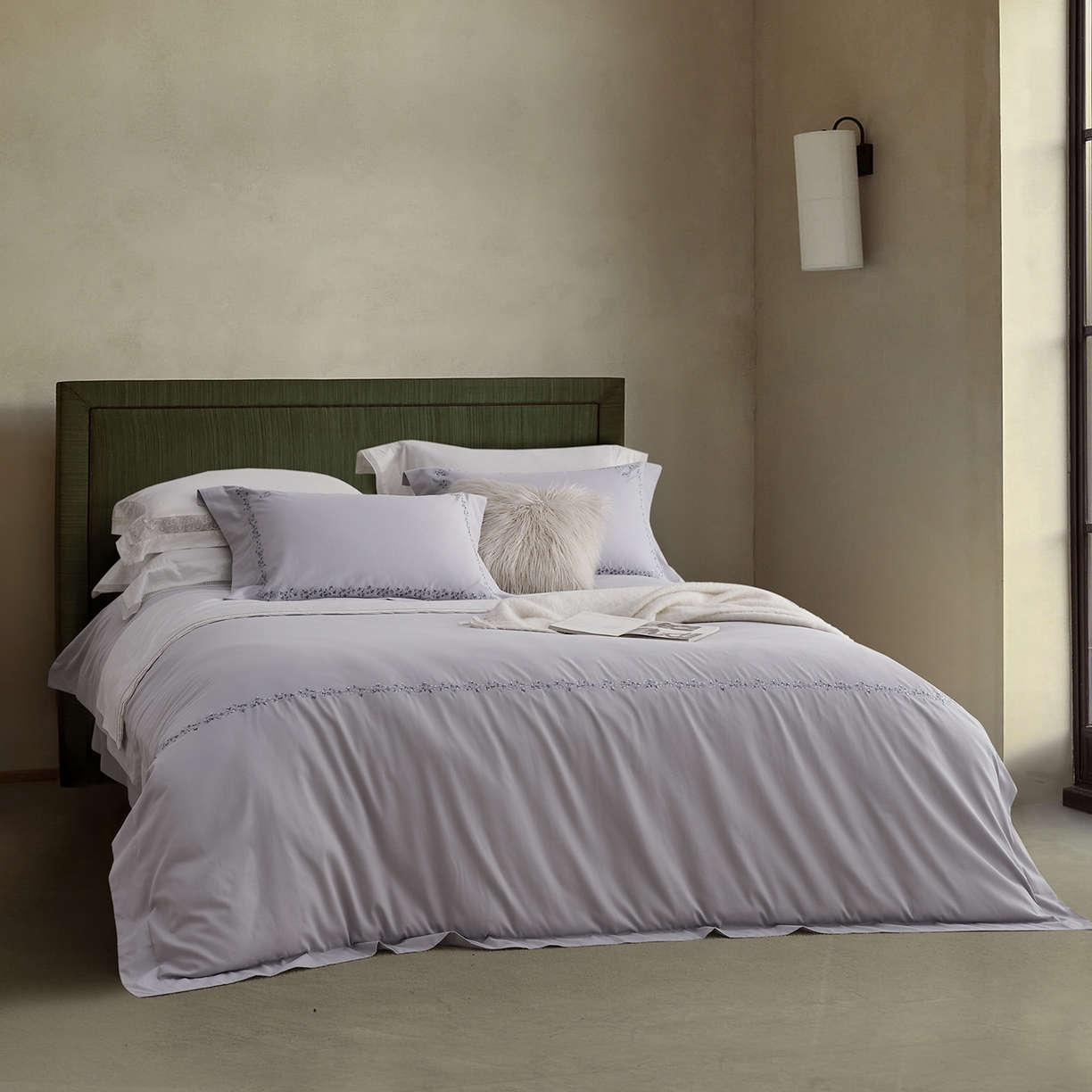 91家纺网 家纺一手货源 找家纺 嘉恋家纺 2025新款东帝兴全棉磨毛绣花四件套-情书系列 情书-蓝灰